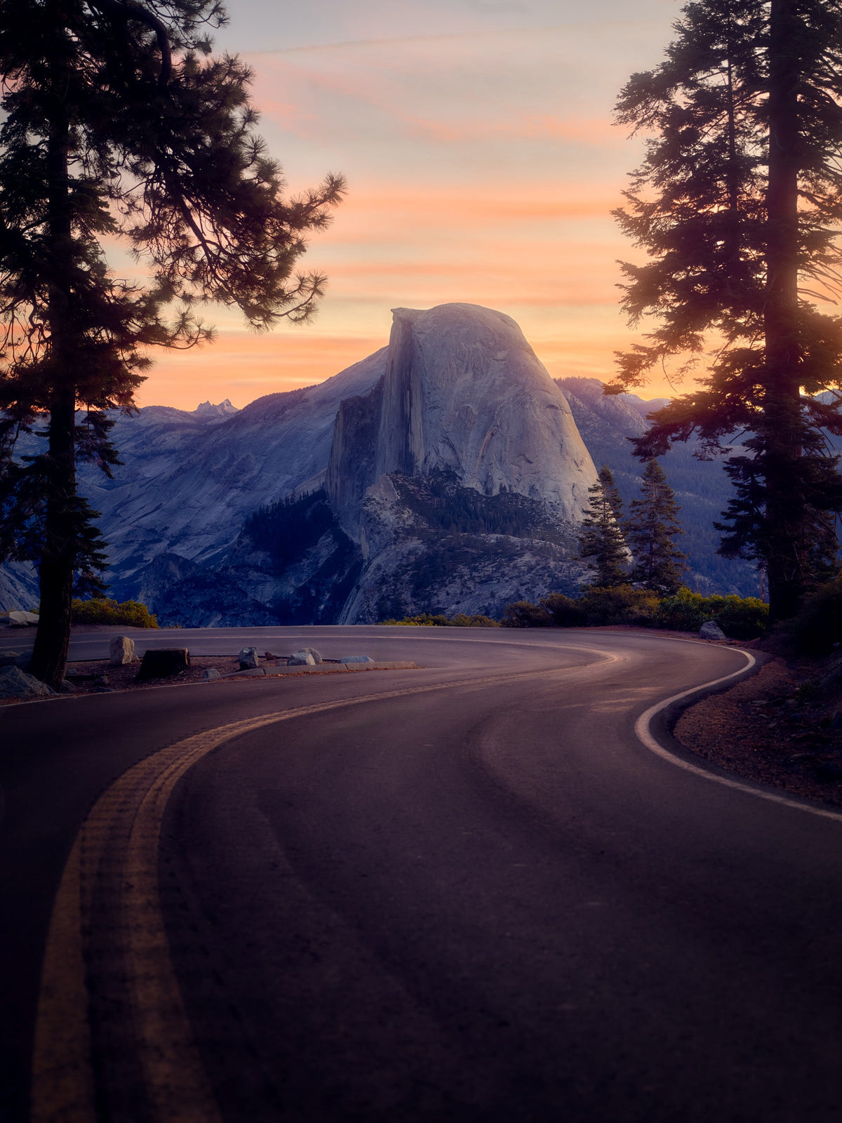 Horseshoe Curve on Glacier Point Road
