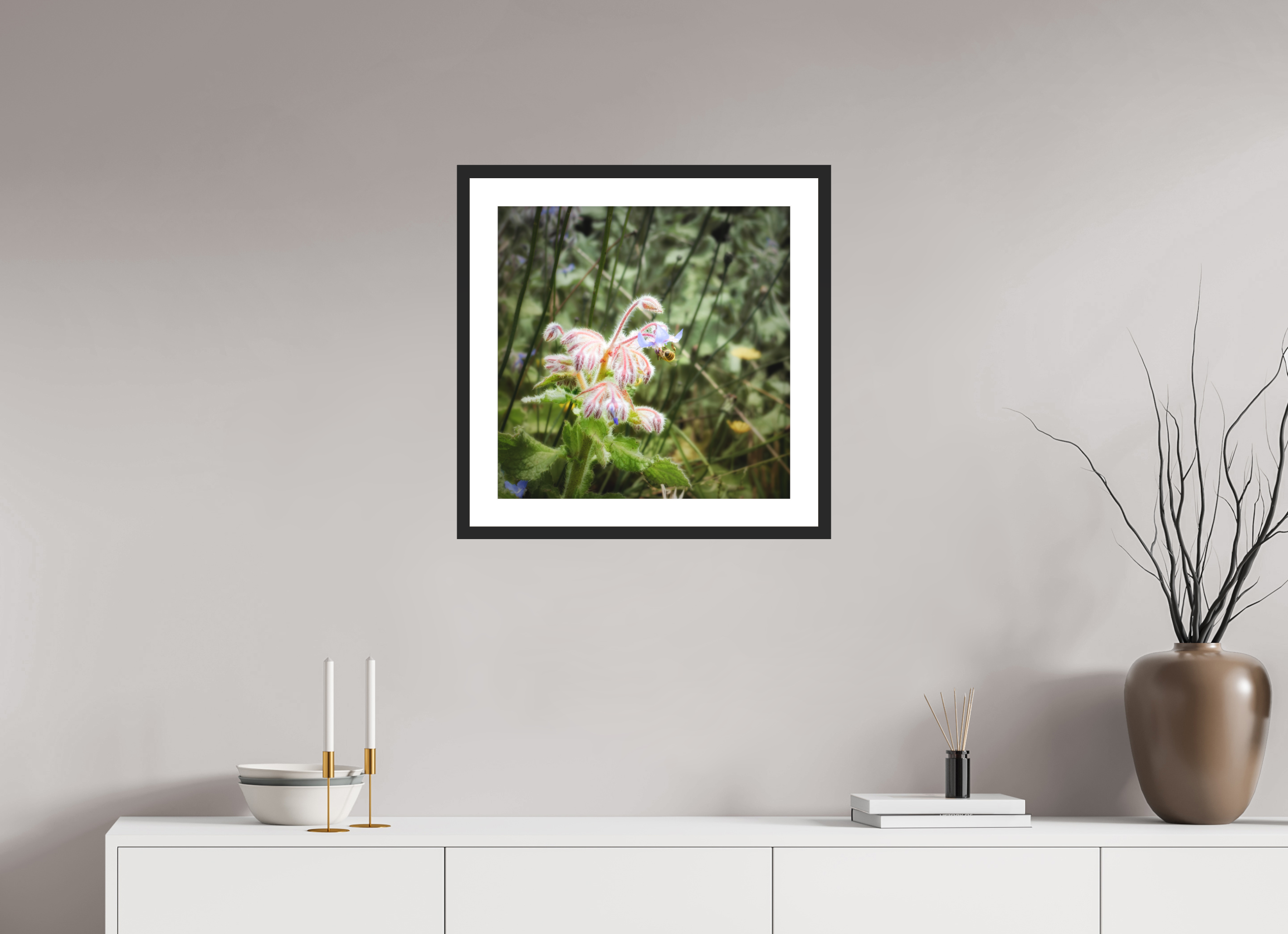 20 x 20″, Passe-Partout Black Frame Maui Honeybee Hard at Work