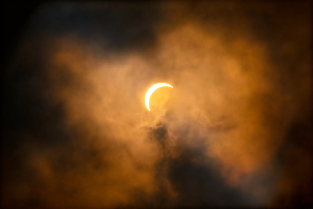 Main image 2024 Eclipse: Crescent Sun