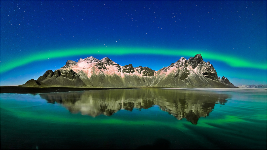 Main image Aurora Over Vestrahorn