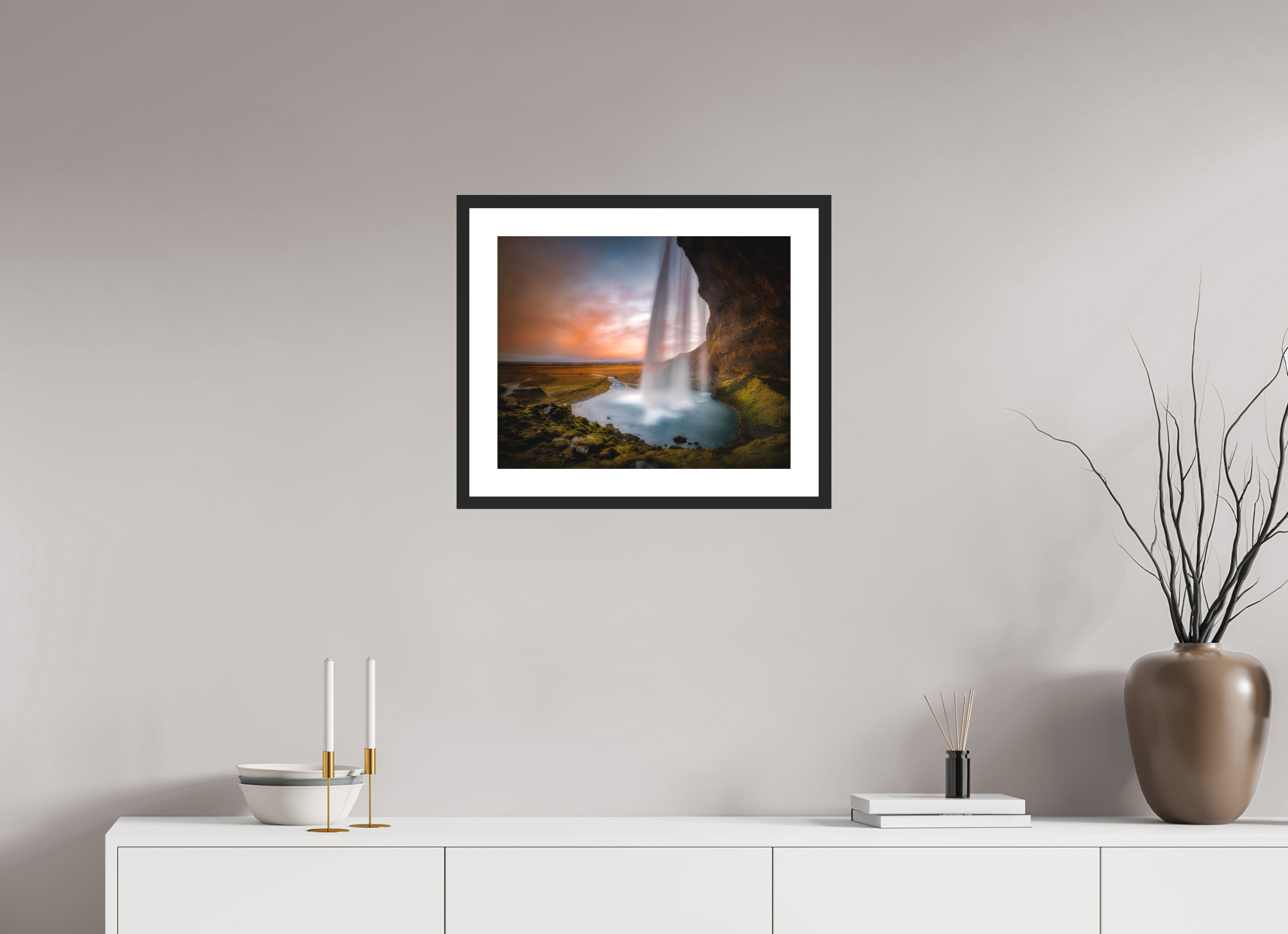 20 x 16″, Passe-Partout Black Frame Seljalandsfoss