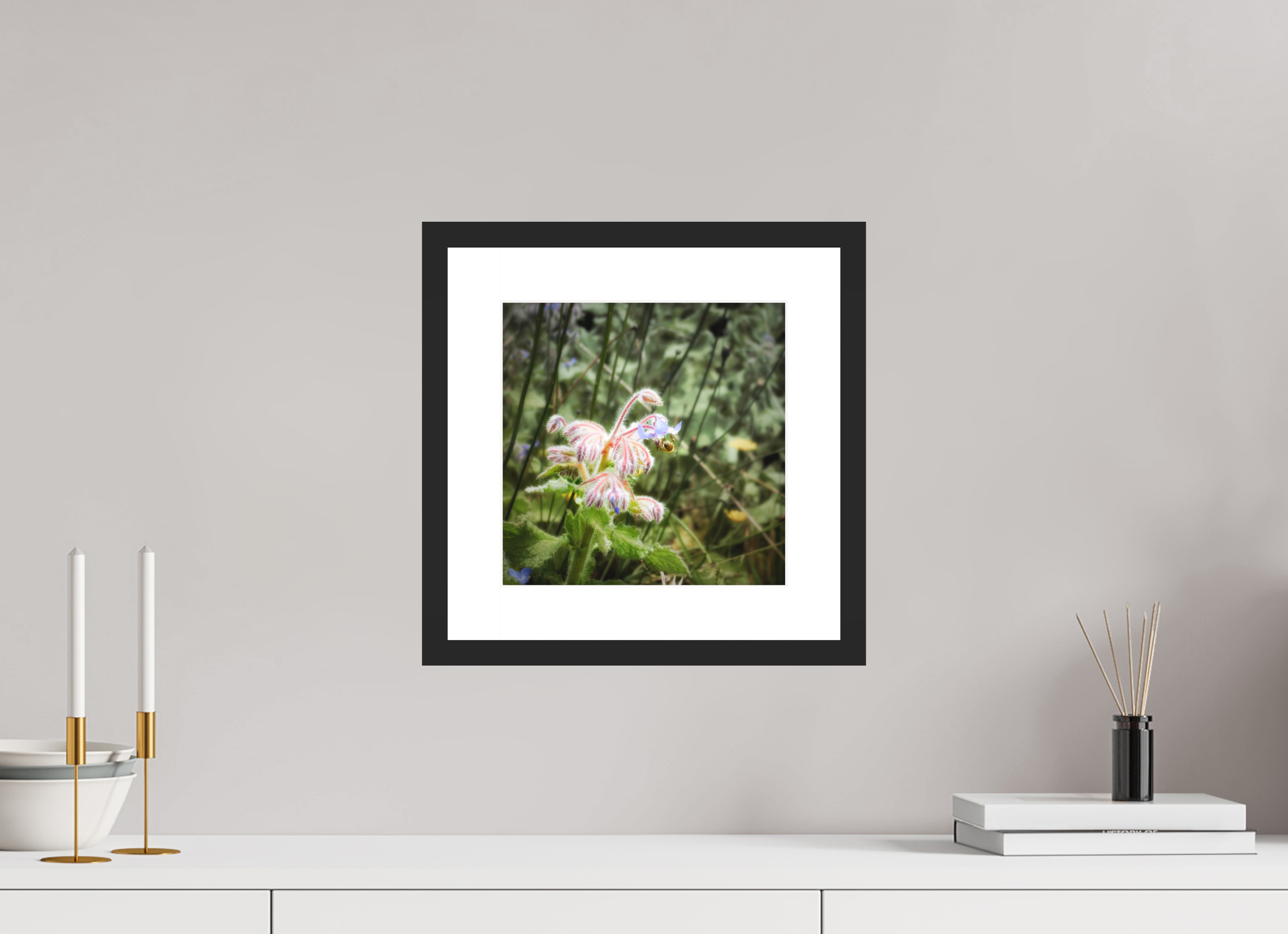 10 x 10″, Passe-Partout Black Frame Maui Honeybee Hard at Work