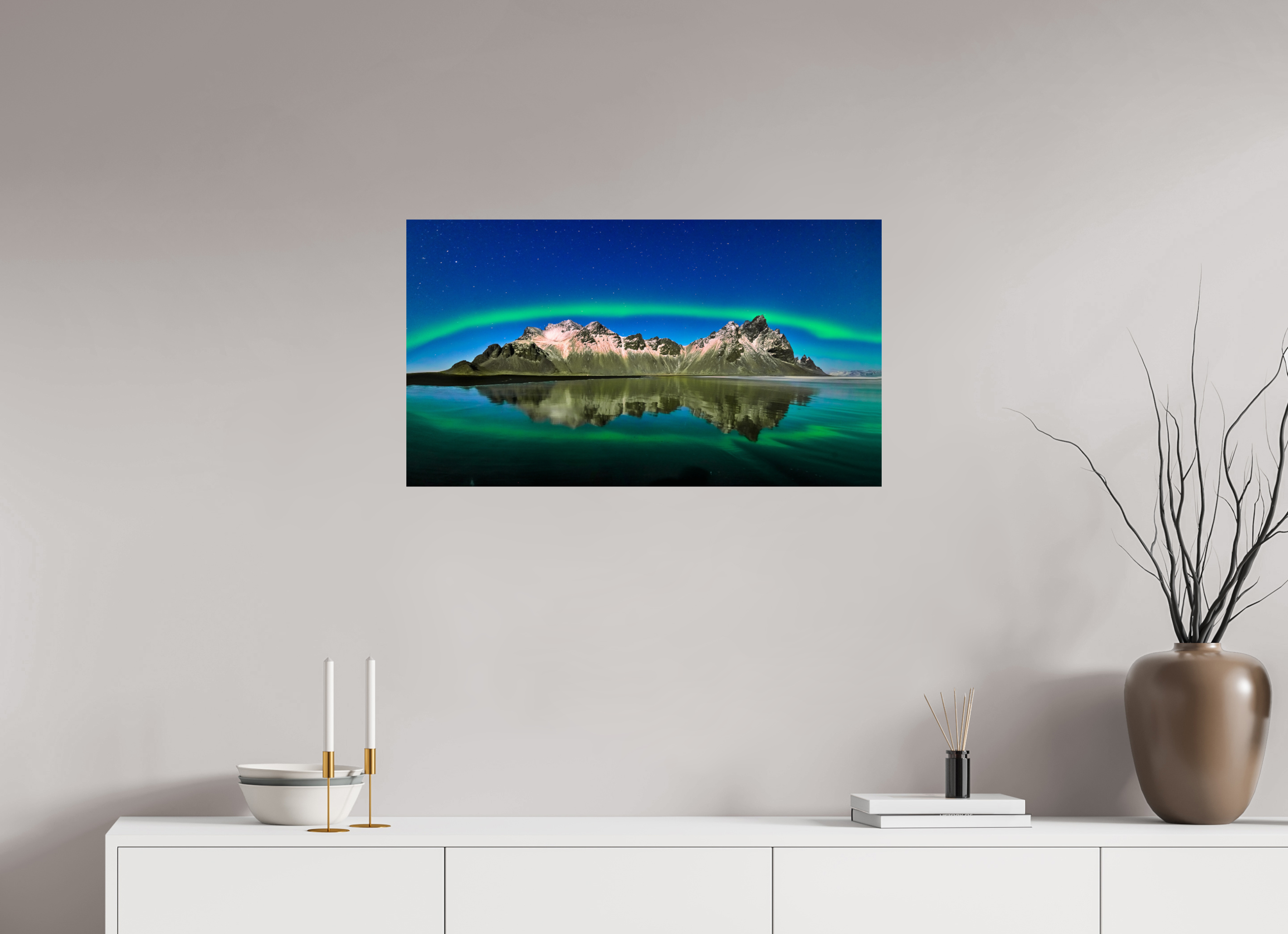 32 x 18″, Giclée Alu-Dibond Aurora Over Vestrahorn