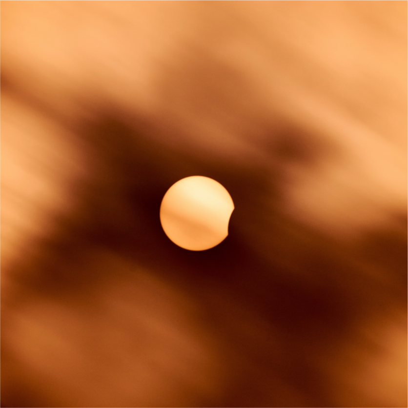 Main image 2024 Eclipse First Kiss