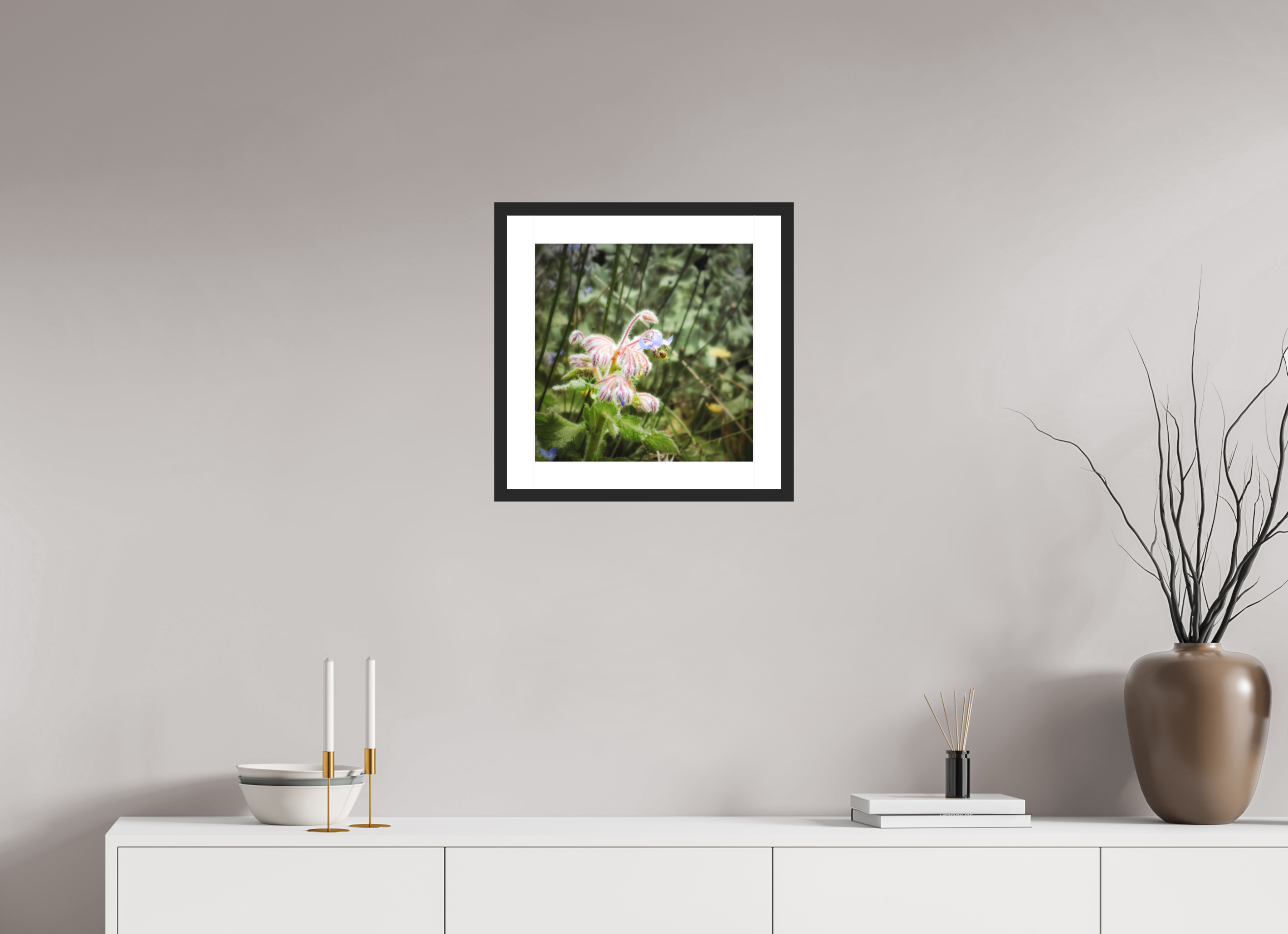 15 x 15″, Passe-Partout Black Frame Maui Honeybee Hard at Work